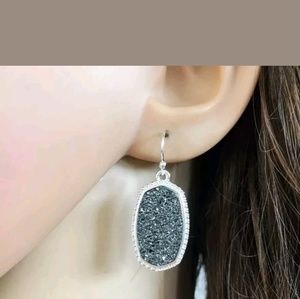 ⬇️$29 Lee Type Silver Dark Grey Drusy  Earrings